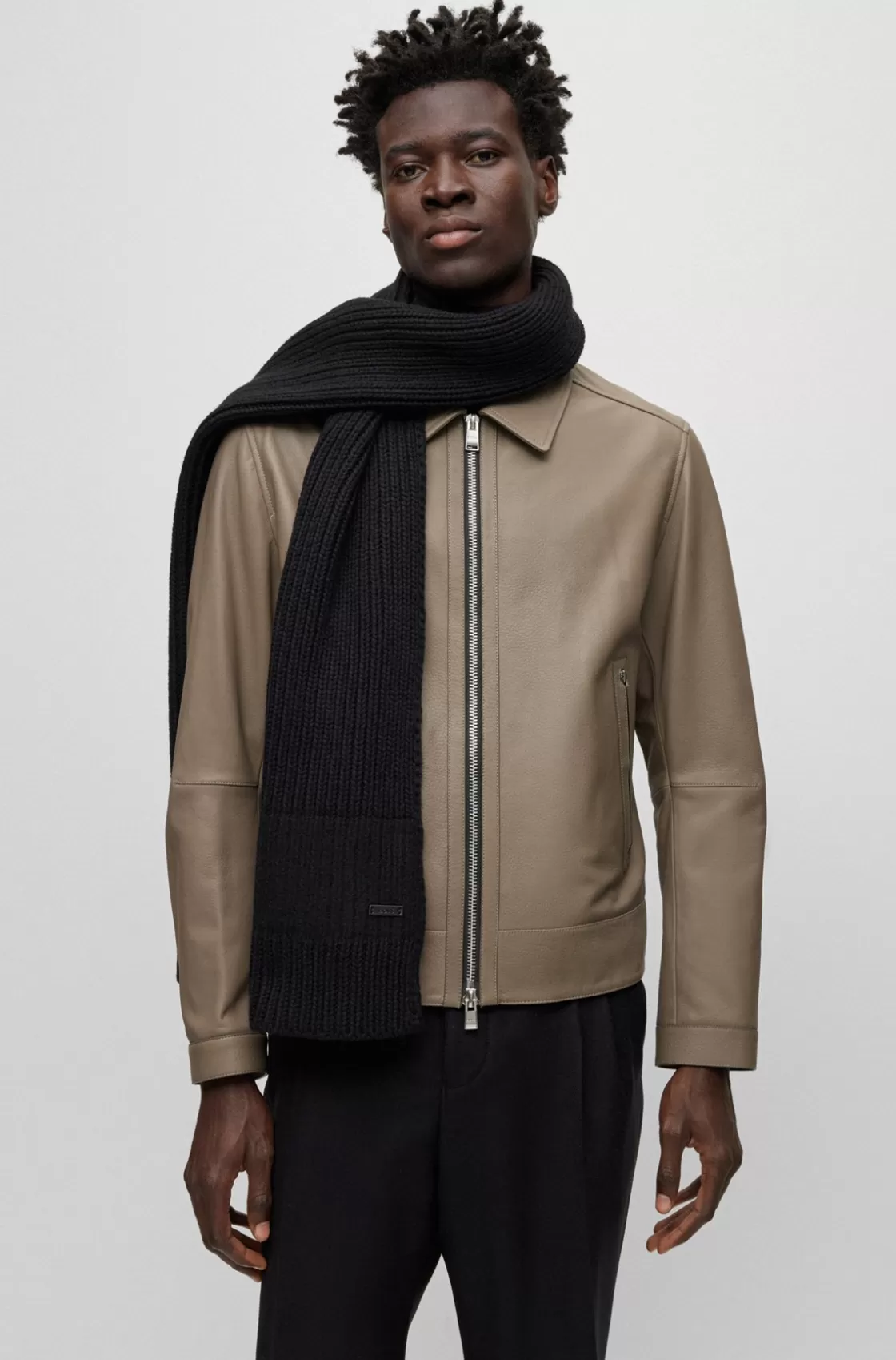 HUGO BOSS Knitted Scarf With Faux-leather Logo Plaque Black Store
